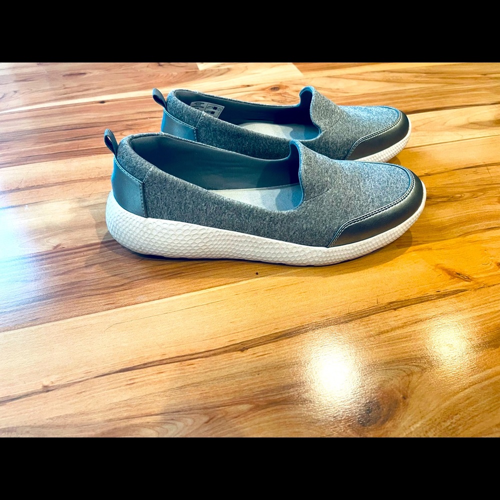 Lands End slip on tennis shoes